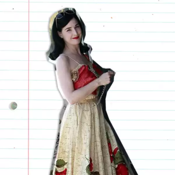 Prenda que pertenece a una época anterior o diseñada para parecer que así lo es.