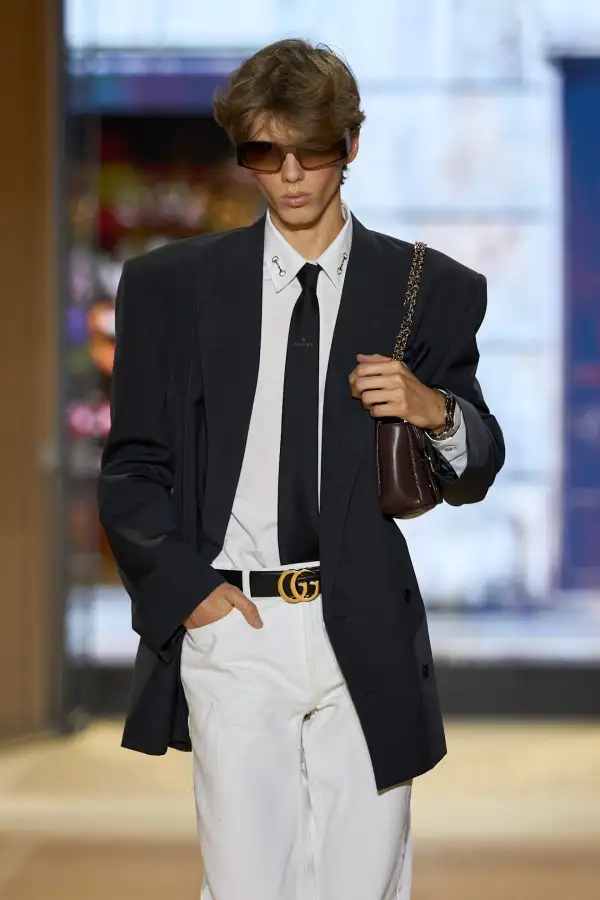 Gucci S27 010a.jpg
