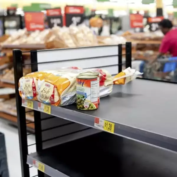 Estadounidenses se preparan para la llegada de Sandy