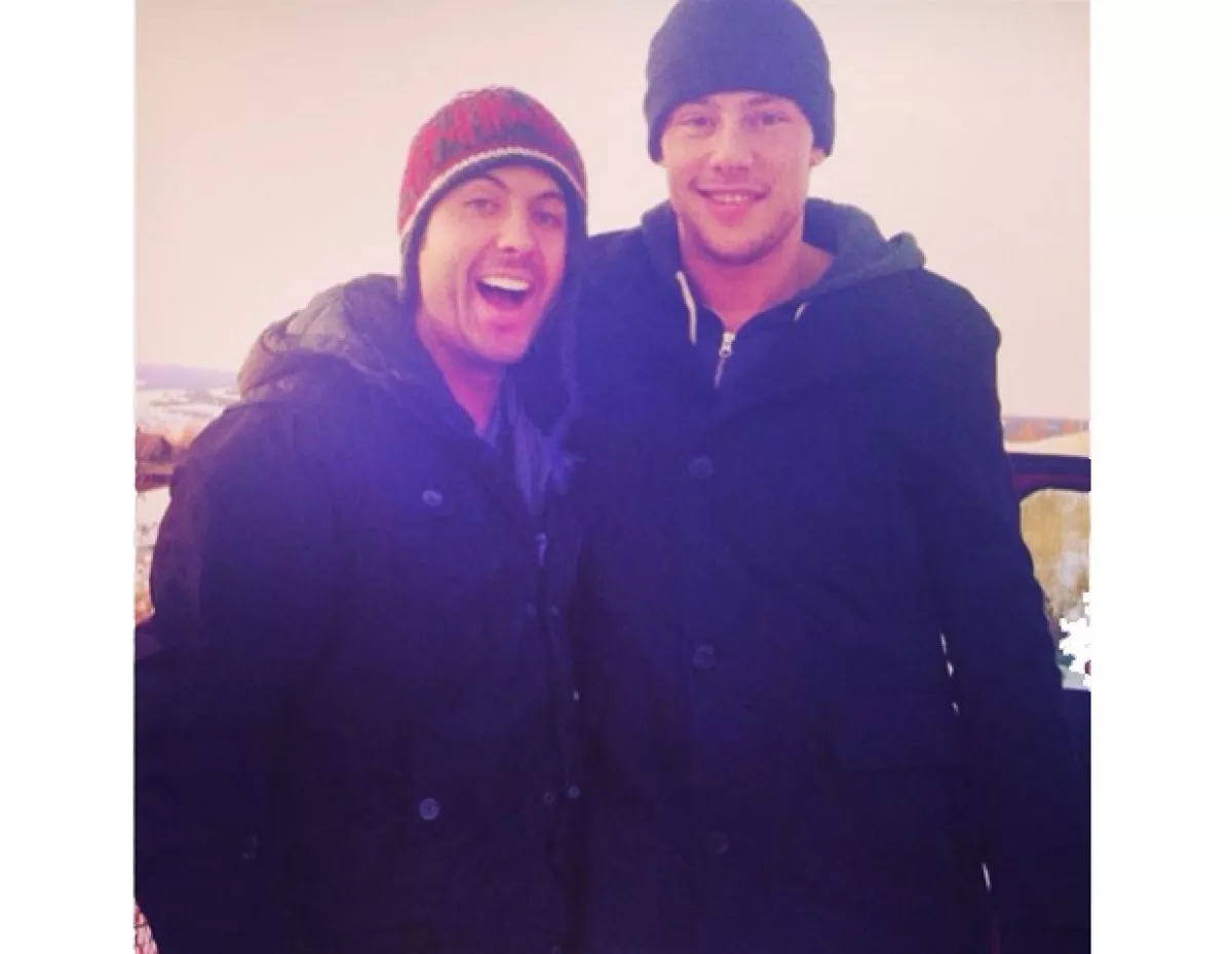 Su amigo Brook con Cory.