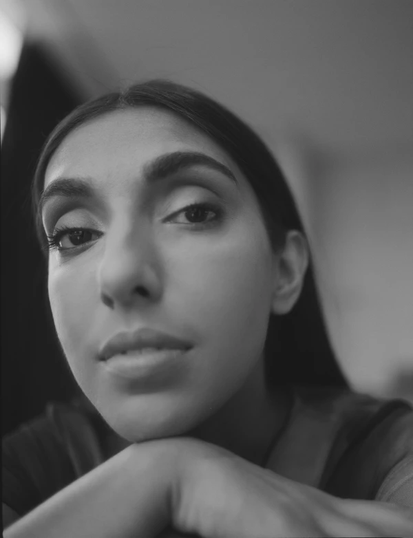 rupi-kaur-la-escritora-de-poesia-que-atrajo-a-los-mas-jovenes-1.jpg