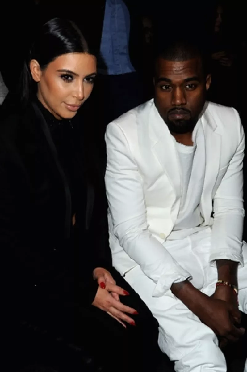 El famoso escultor Daniel Edwards decidió hacerle al primogénito de la pareja, un homenaje por toda la publicidad que ha tenido el embarazo de la empresaria.