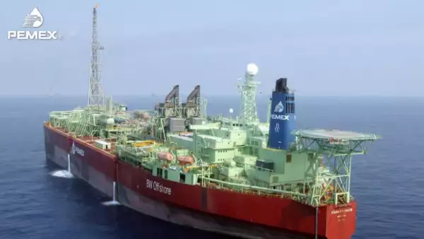 Pemex es una de las empresas productivas del Estado que se verán con más estrés de deuda por la caída de los ingresos, dijo Moody´s.