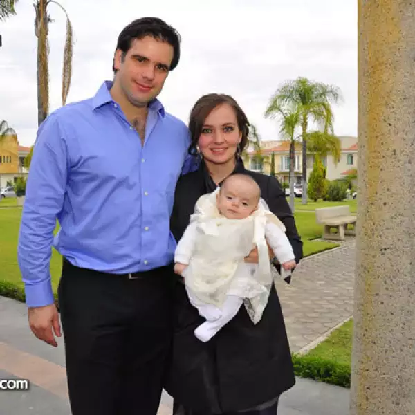 Miguel Agnesi,Luis Tomas Agnesi,Ana Sánchez