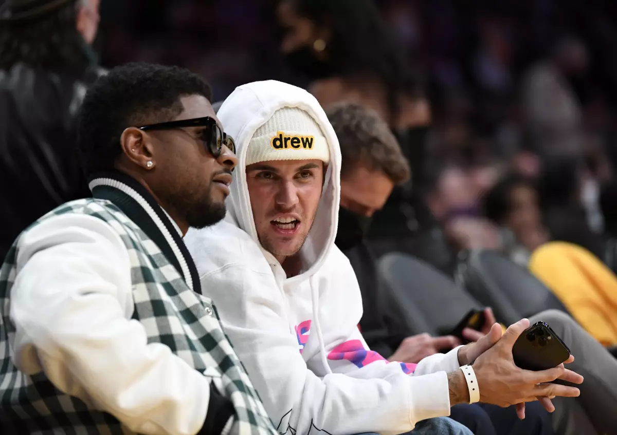 Golden State Warriors v Los Angeles Lakers