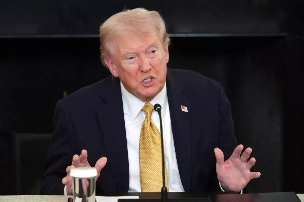 El presidente de los Estados Unidos, Donald Trump, hace un anuncio sobre su Grupo de Trabajo de Seguridad Nacional en el Comedor del Estado de la Casa Blanca el 23 de octubre de 2025 en Washington, DC. Trump anunció los éxitos del grupo de trabajo de sus administraciones, incluidos los arrestos de más de 3.000 miembros de cárteles y terroristas extranjeros.