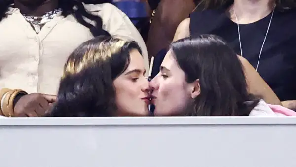 Rosalía y su novia Loli Bahía se besan en el US Open