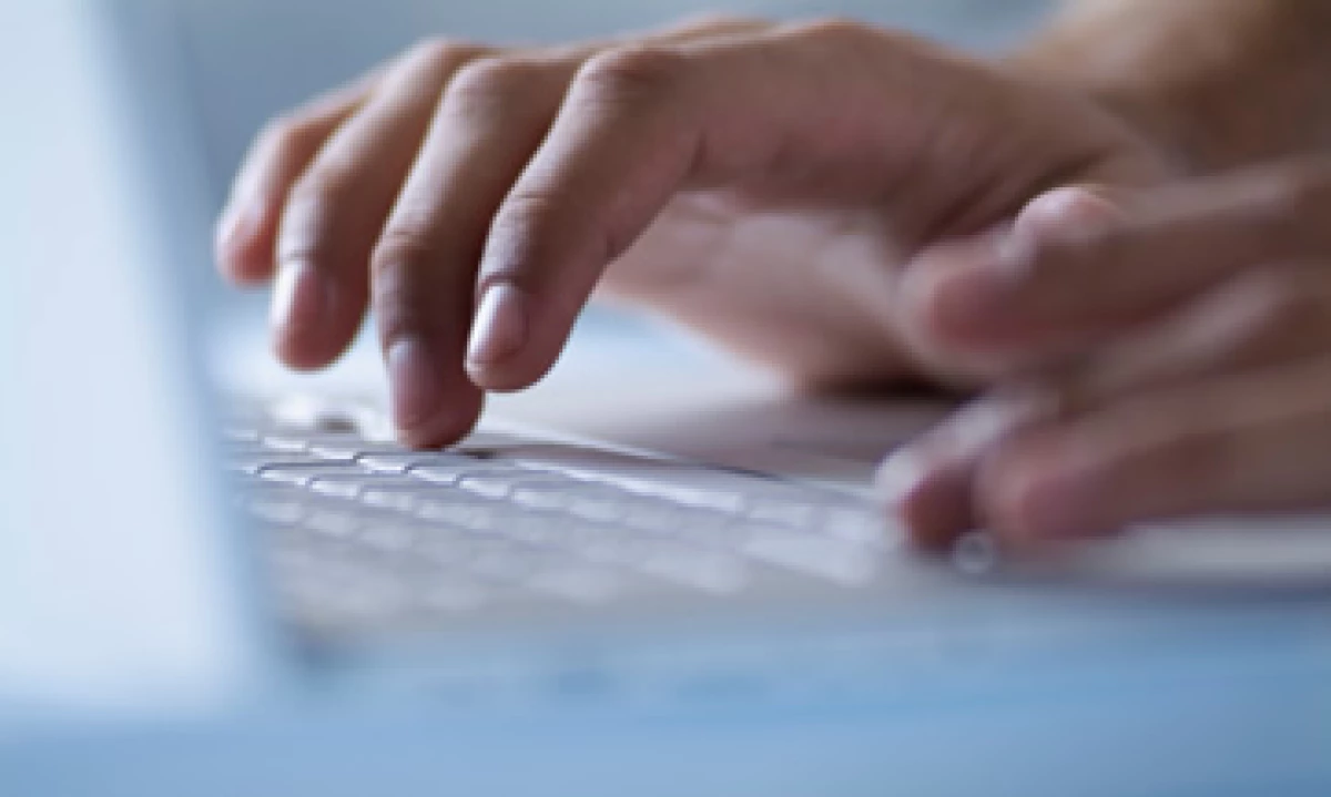 El salario anual de ingenieros de software de Google está cerca de 145,000 dólares. (Foto: Thinkstock)