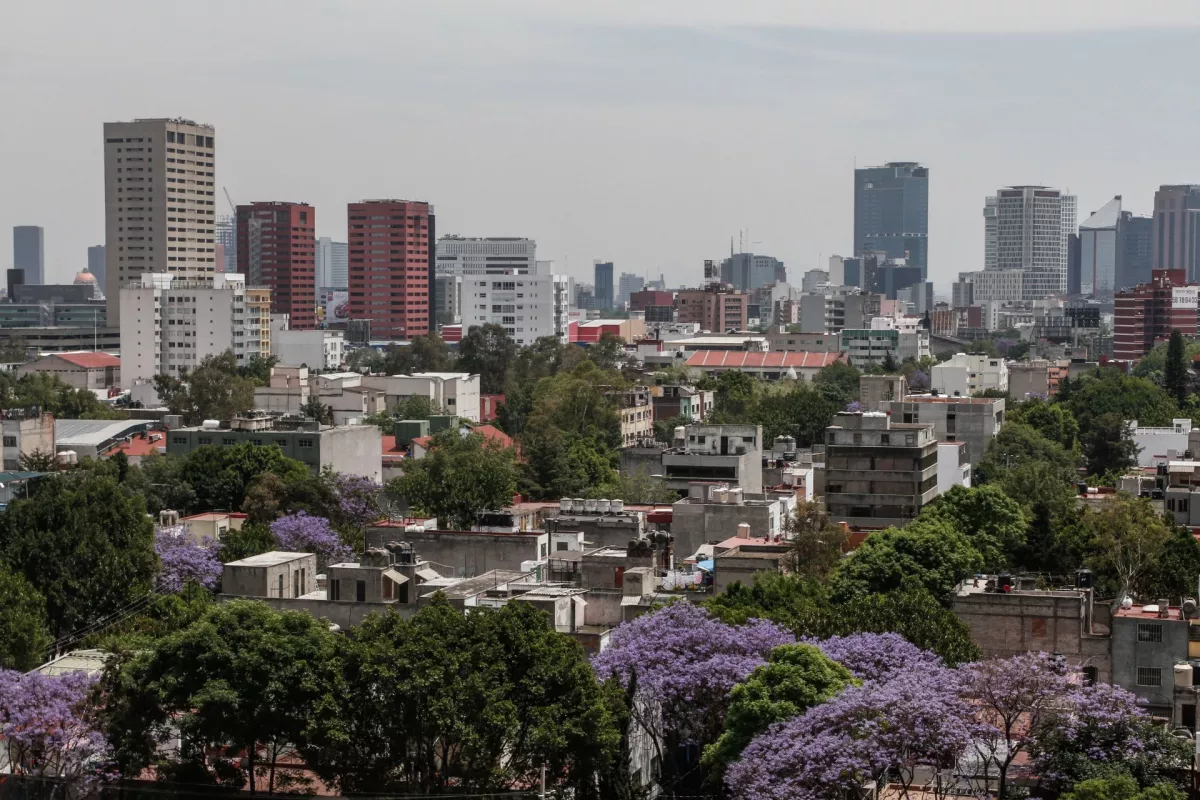 CIUDAD DE MÉXICO, 30MARZO2016.- Panorámica de la Ciudad de México, la cual luce brumosa y con calidad media del aire, según el Índice de Calidad del Aire del Sistema de monitoreo Atmosférico. 
FOTO: ISAAC ESQUIVEL /CUARTOSCURO.COM