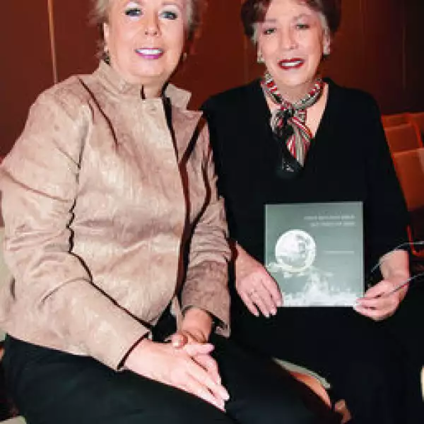 Martha Gomez, Mimi Gomez