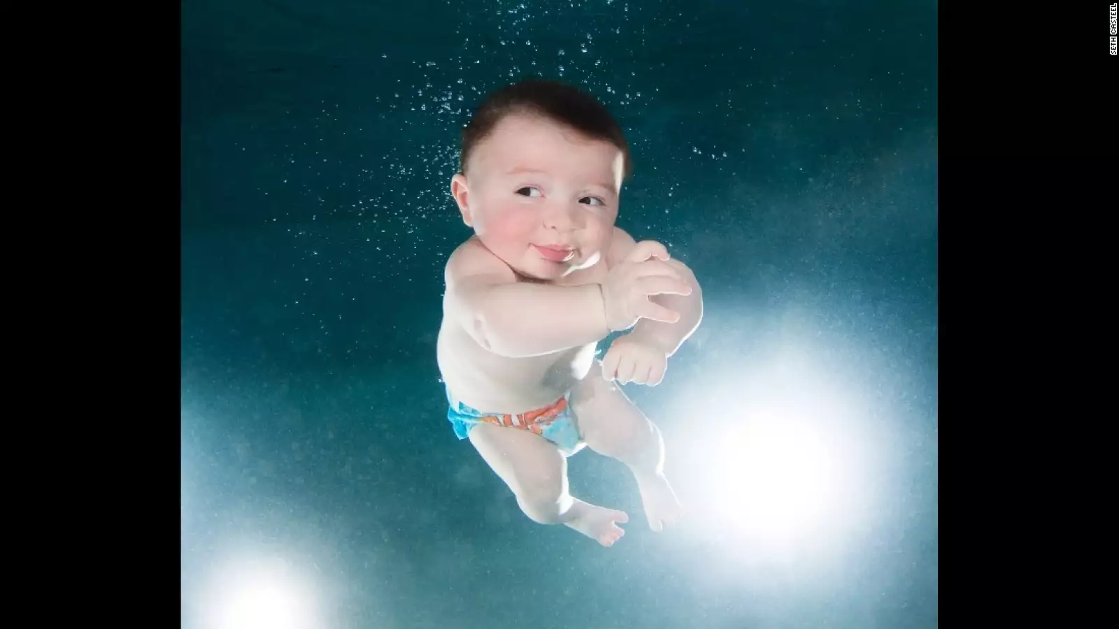 Bebés bajo el agua 12