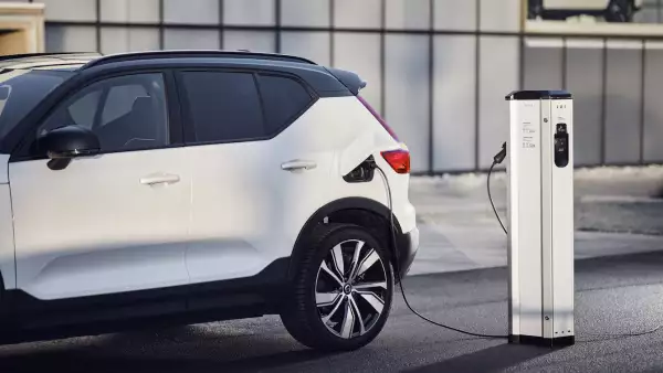 Volvo le dice adiós al objetivo de producir solo vehículos eléctricos para 2030