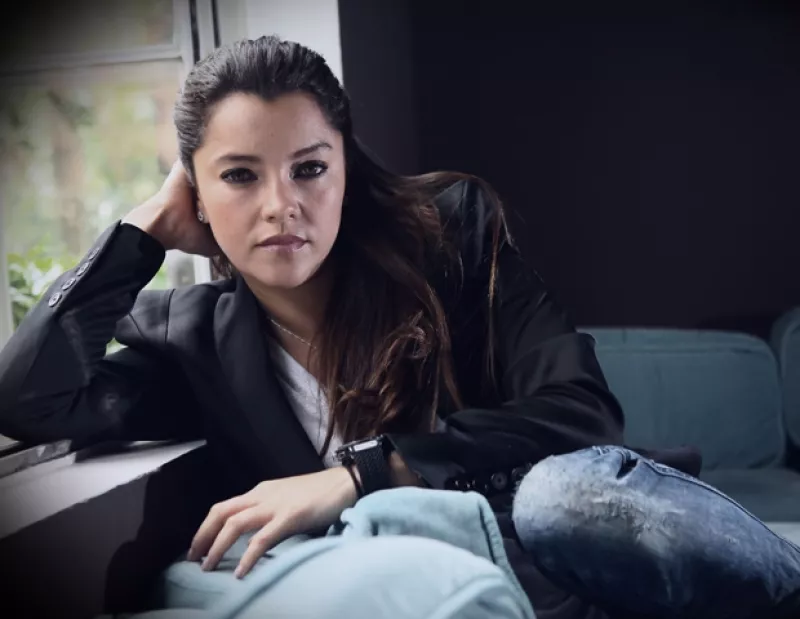 La actriz, quien concluyó la filmación de `Casi 30´, que es su debut en el cine, a sus 32 años vive uno de sus mejores momentos, es exitosa y feliz.