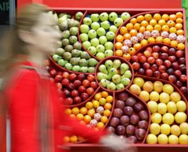 Frutas, verduras, infusiones como el té verde, pescado azul o blanco y carnes magras no deberían faltar en su dieta durante todo el año.