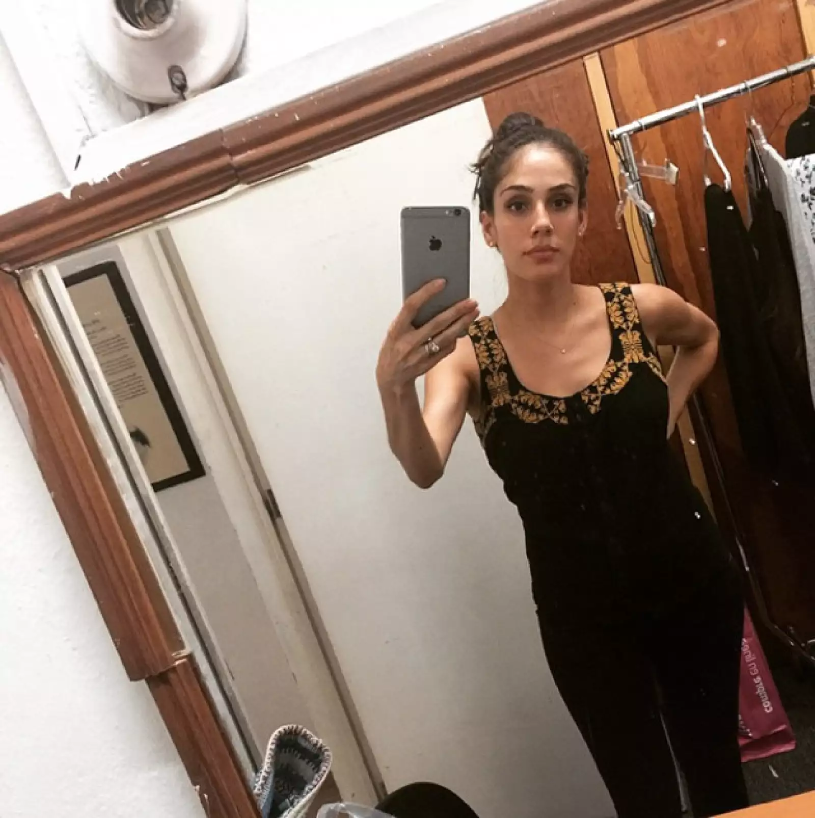 Esperar a su primer bebé no ha significado que ella pierda el estilo.