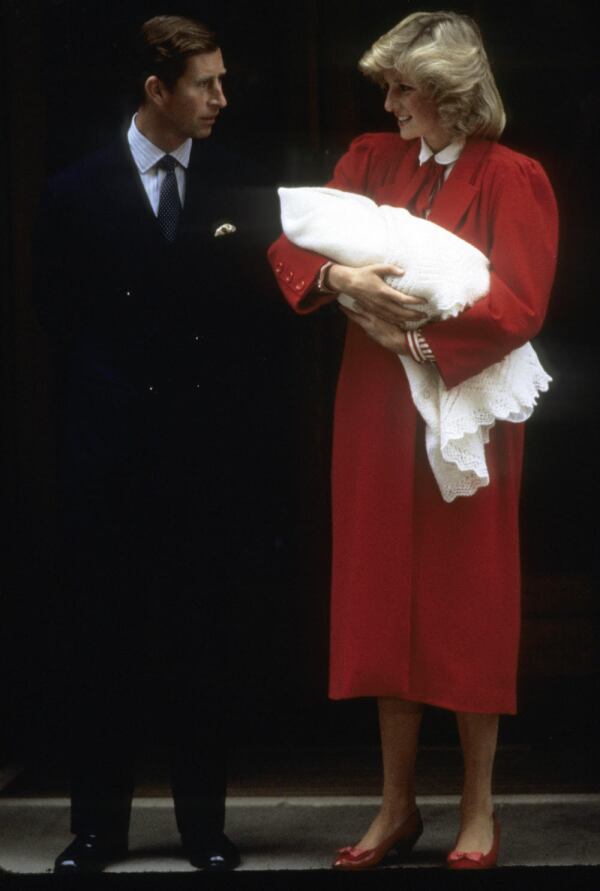 unnamPRINCESA-DIANA-EMBARAZADA-HARRY7jpg.jpg