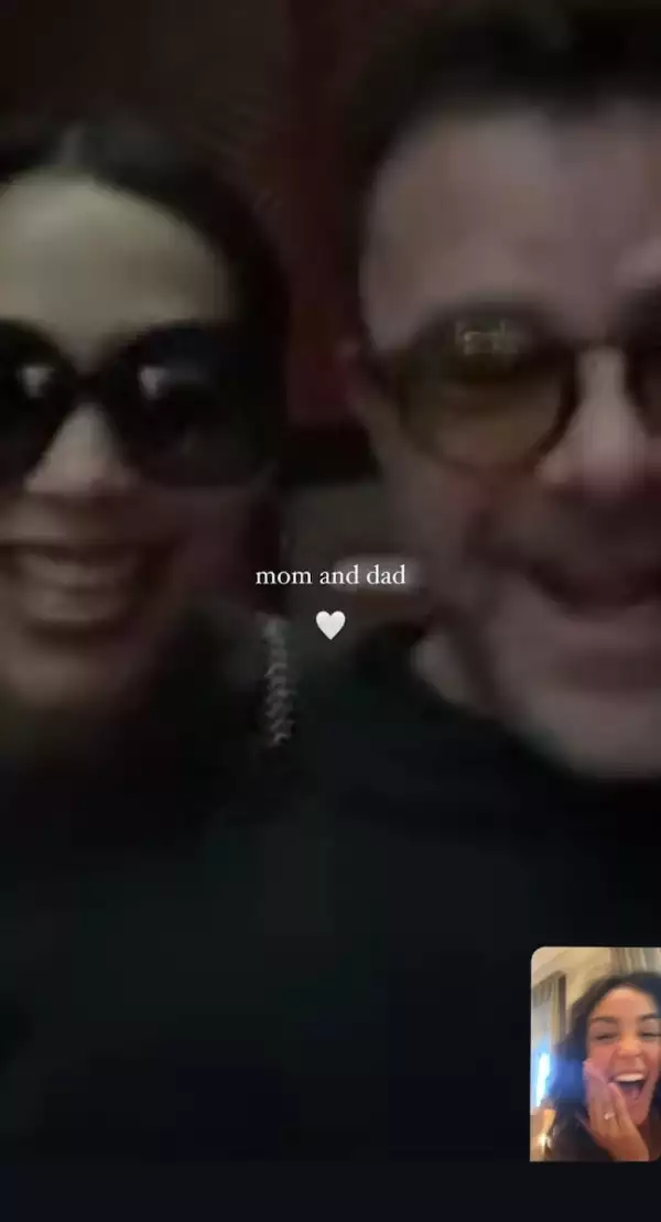 Ale Capetillo recibe el anillo de compromiso