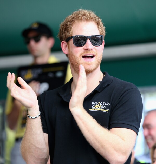 Harry con el mismo brazalete que Meghan