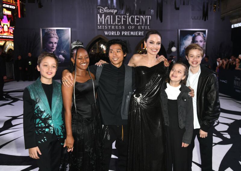 Knox Leon Jolie-Pitt, Zahara Marley Jolie-Pitt, Pax Thien Jolie-Pitt, Angelina Jolie, Vivienne Marcheline Jolie-Pitt y Shiloh Nouvel Jolie-Pitt