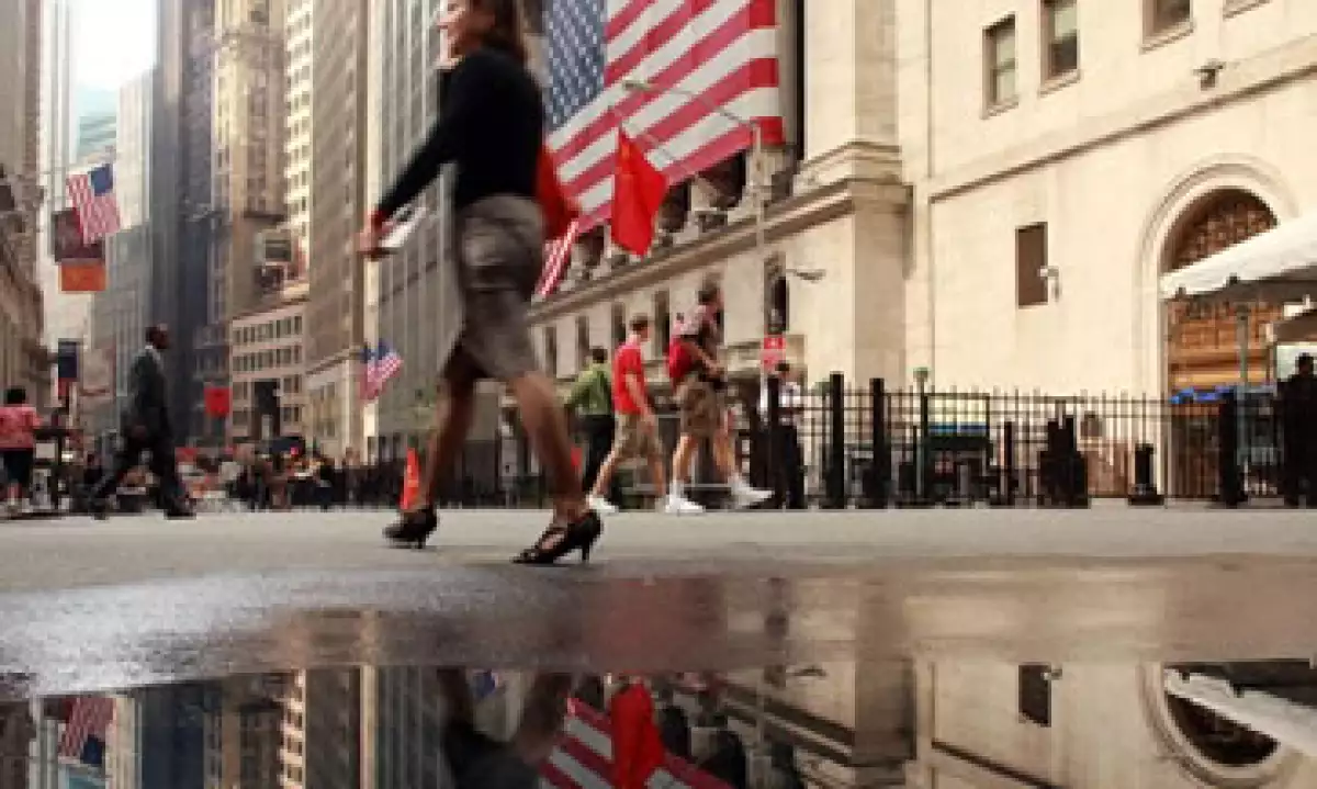 Algunos jóvenes sienten remordimiento cuando sus compañeros evidencian los abusos de las grandes corporaciones financieras. (Foto: Getty Images)