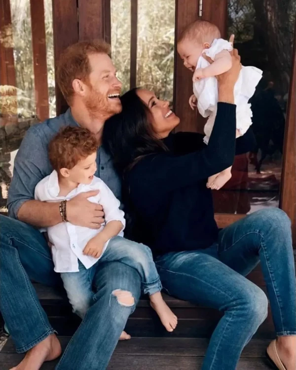 Príncipe Harry, Archie Harrison, Meghan Markle y Lilibet Diana