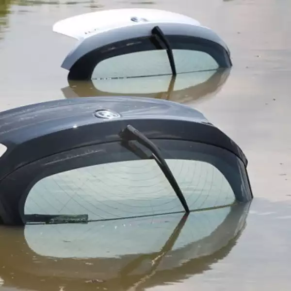 autos inundados