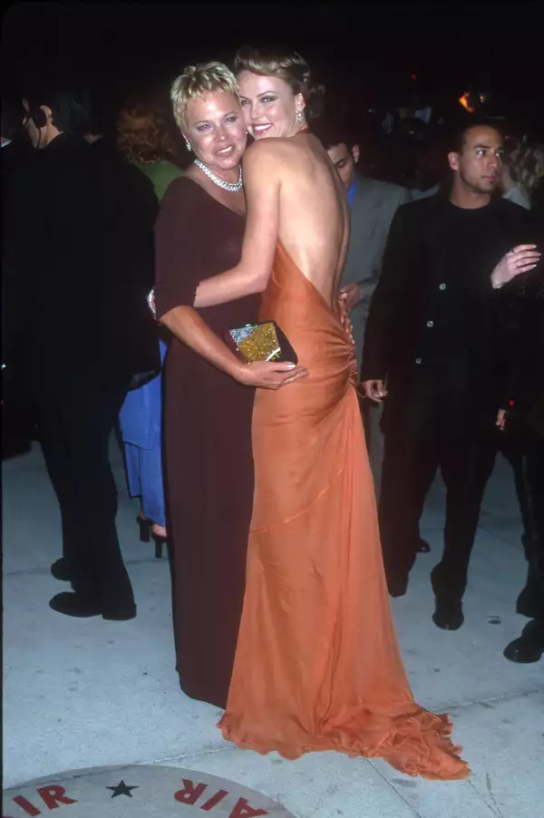 Charlize-Theron-mama
