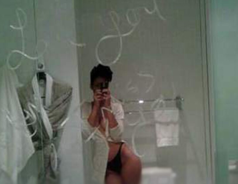 Hace cinco años, previo a su ahora conocido `destape´, Rihanna estuvo en boca de todos debido a unas imágenes muy comprometedoras que se filtraron por la red.