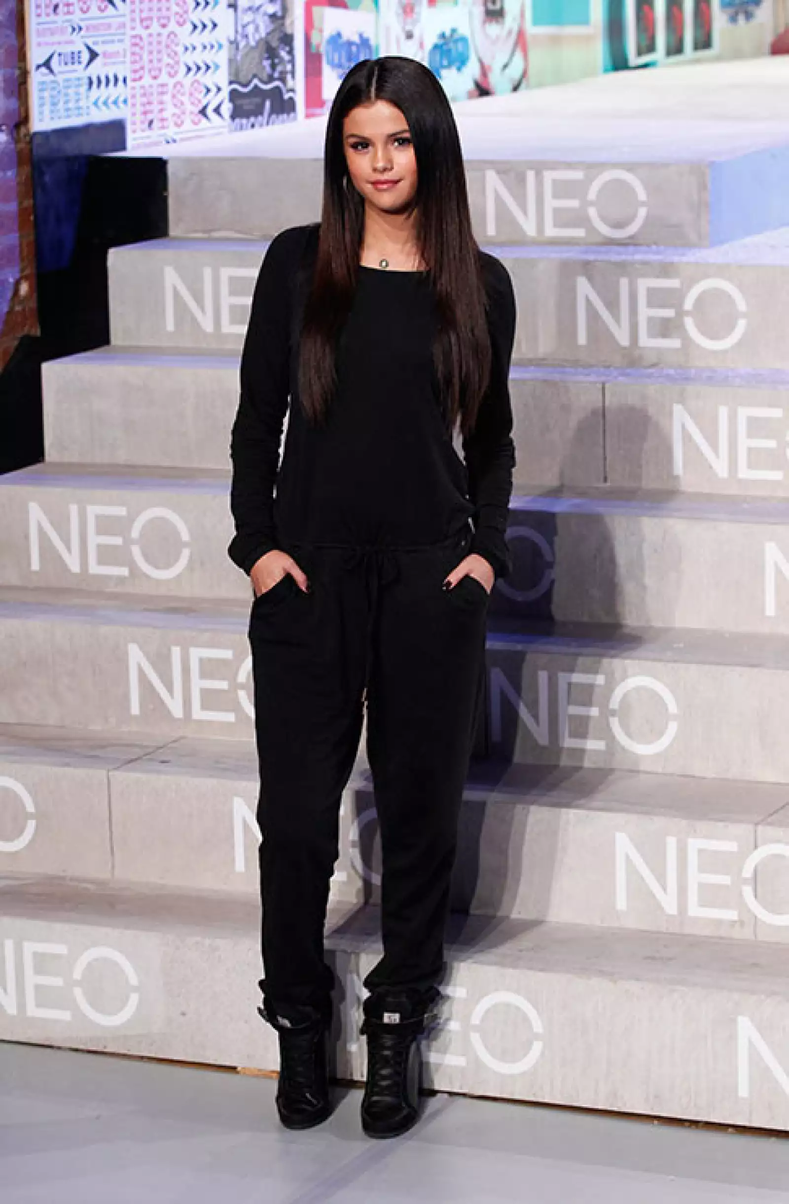 Un look sporty ideal para una salida entre amigos.