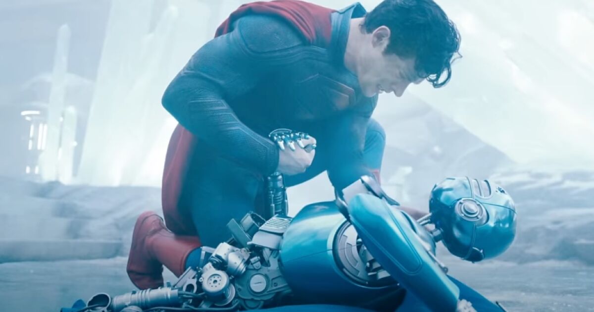 superman volando pelicula