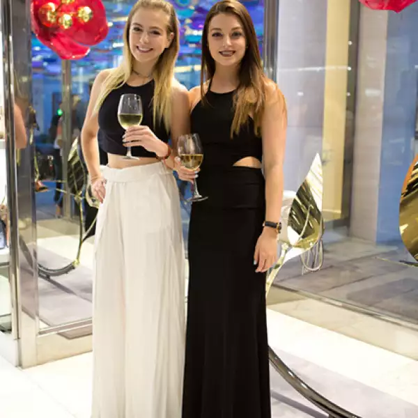 Regina Pavón y Lizy Martínez