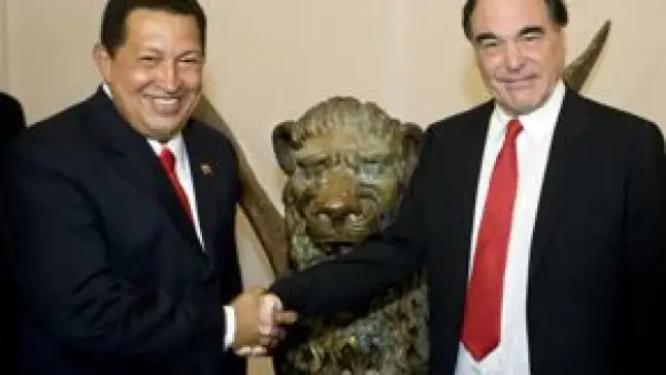 'He venido aquí porque esto es un festival que le canta al pensamiento, que le canta a la crítica.', dijo el presidente de Venezuela a su llegada al Festival de Cine.