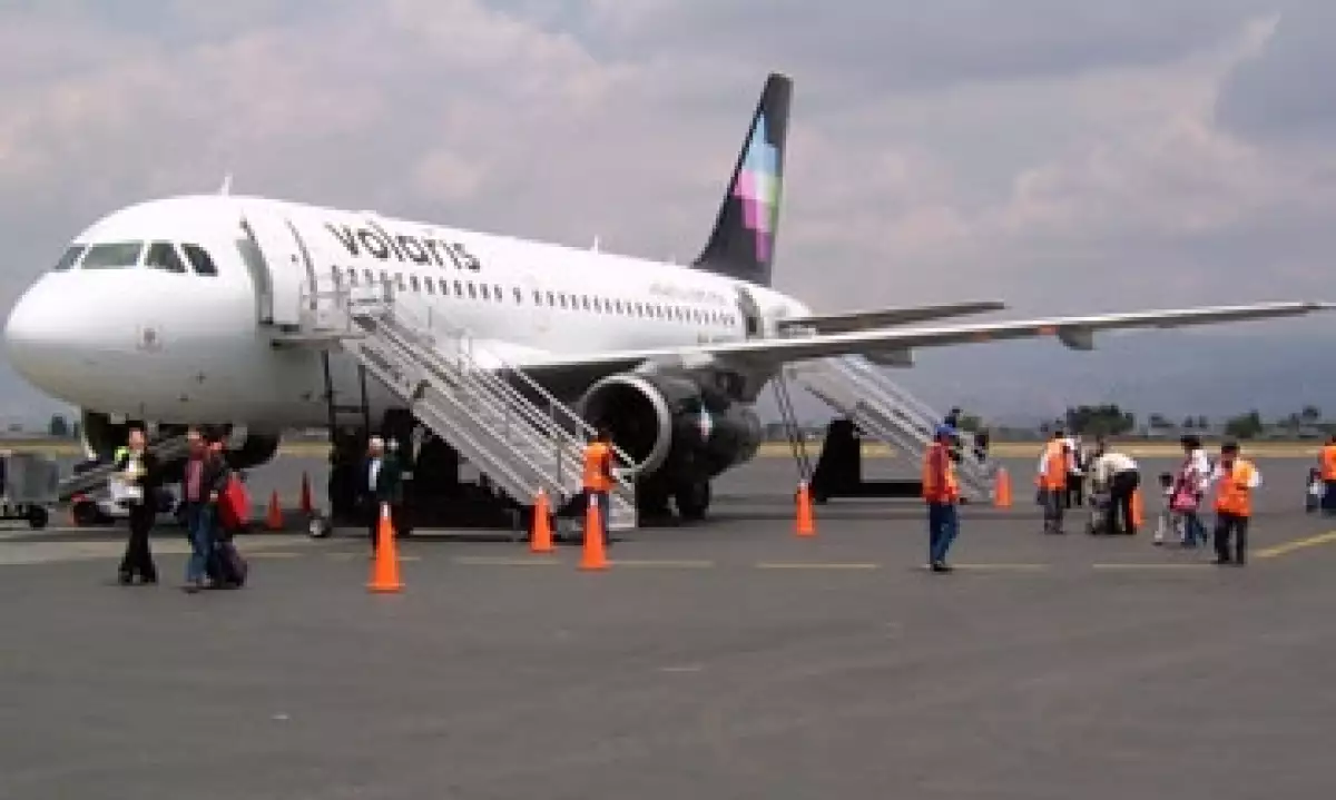 Volaris02