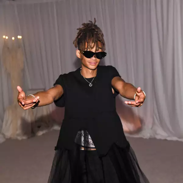 APRESMET 2: PRESENTED BY CARLOS NAZARIO, EMILY RATAJKOWSKI, FRANCESCO RISSO, PALOMA ELSESSER, RAUL LOPEZ, RENELL MEDRANO AND WSA