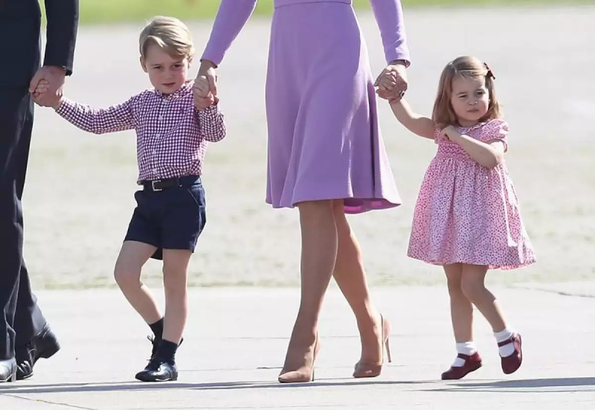 Príncipe George y Charlotte