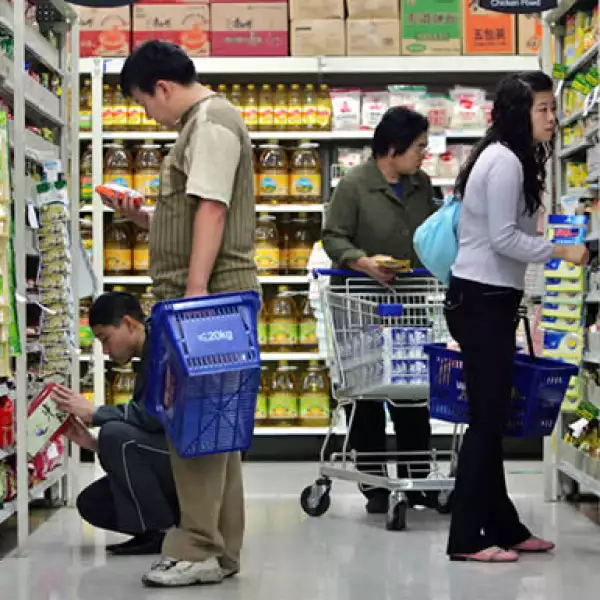 Un diseñador italiano organizó un desfile de modas en Pekín para celebrar la cultura.