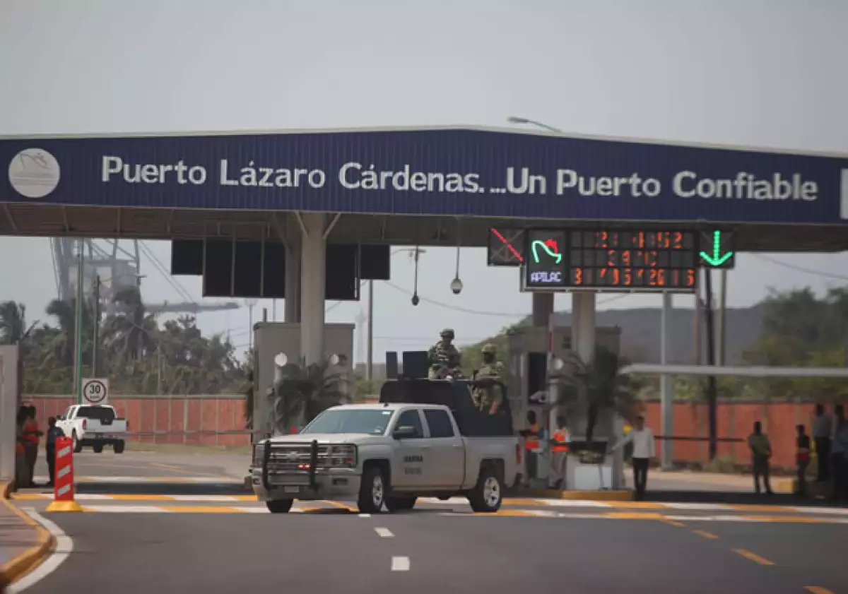 puerto lázaro cárdenas
