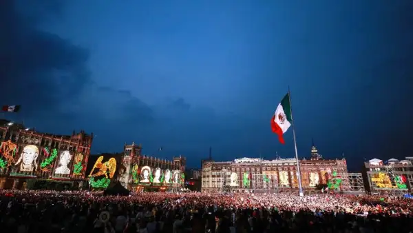 Festejos patrios en el Zócalo capitalino