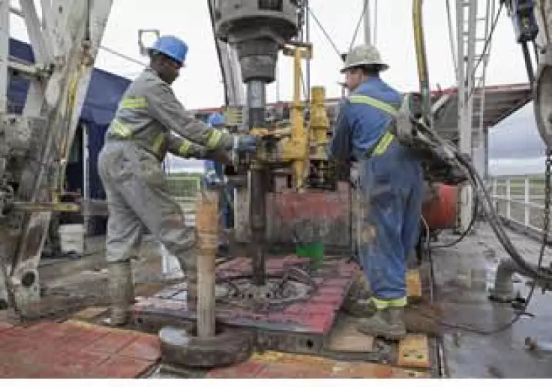 petroleo trabajadores plataforma