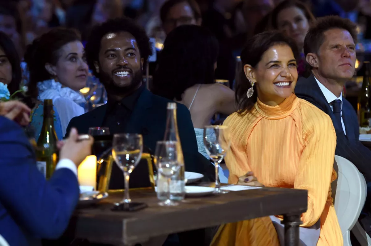 Bobby Wooten III y Katie Holmes