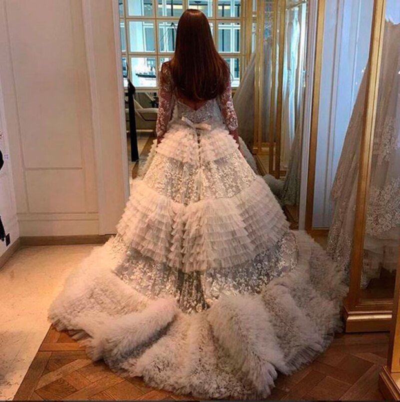 La novia lució un espectacular diseño de Zuhair Murad.