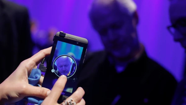 El nuevo sistema de BlackBerry 10 contará con 70,000 aplicaciones, entre ellas Skype, Amazon Kindle, WhatsApp, SAP y Angry Birds.