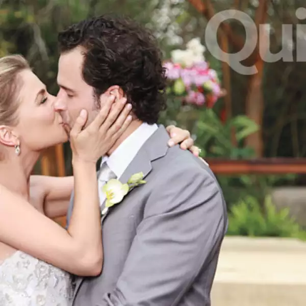 La feliz pareja tuvo una recepción en la que acudieron amigos y familiares cercanos, en total eran 700 personas que presenciaron esta unión.