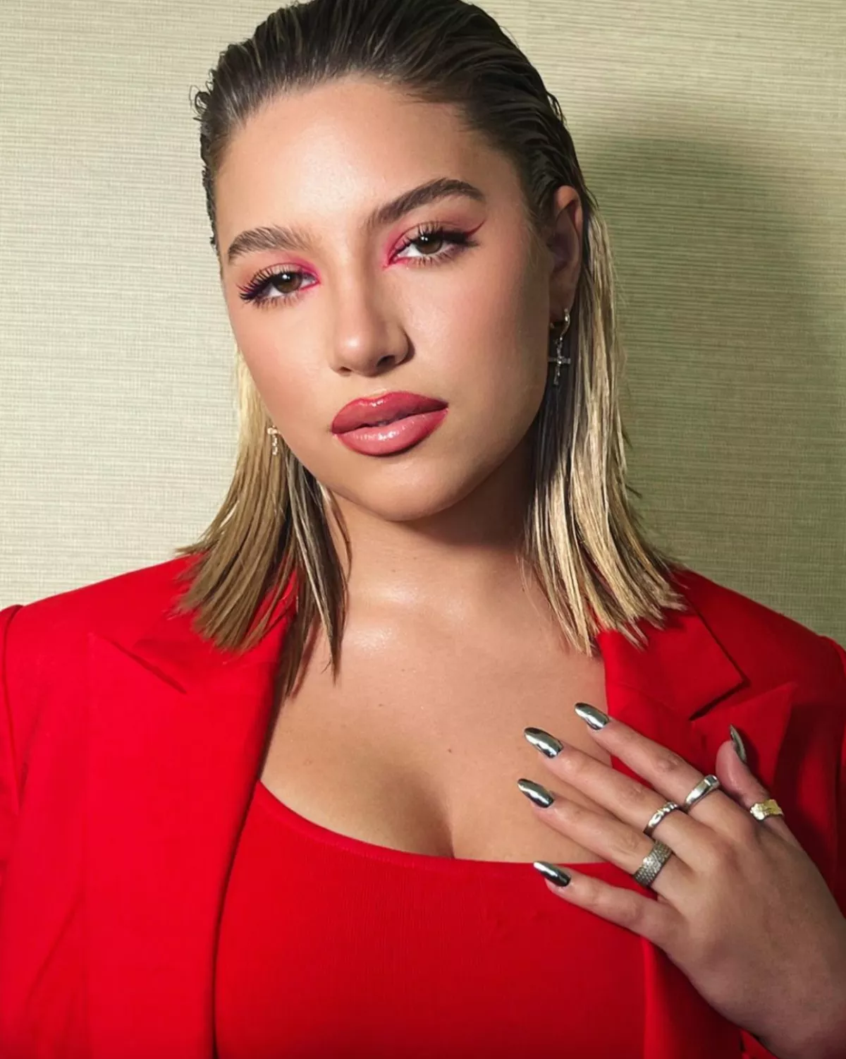 Kenzie Ziegler peinado 