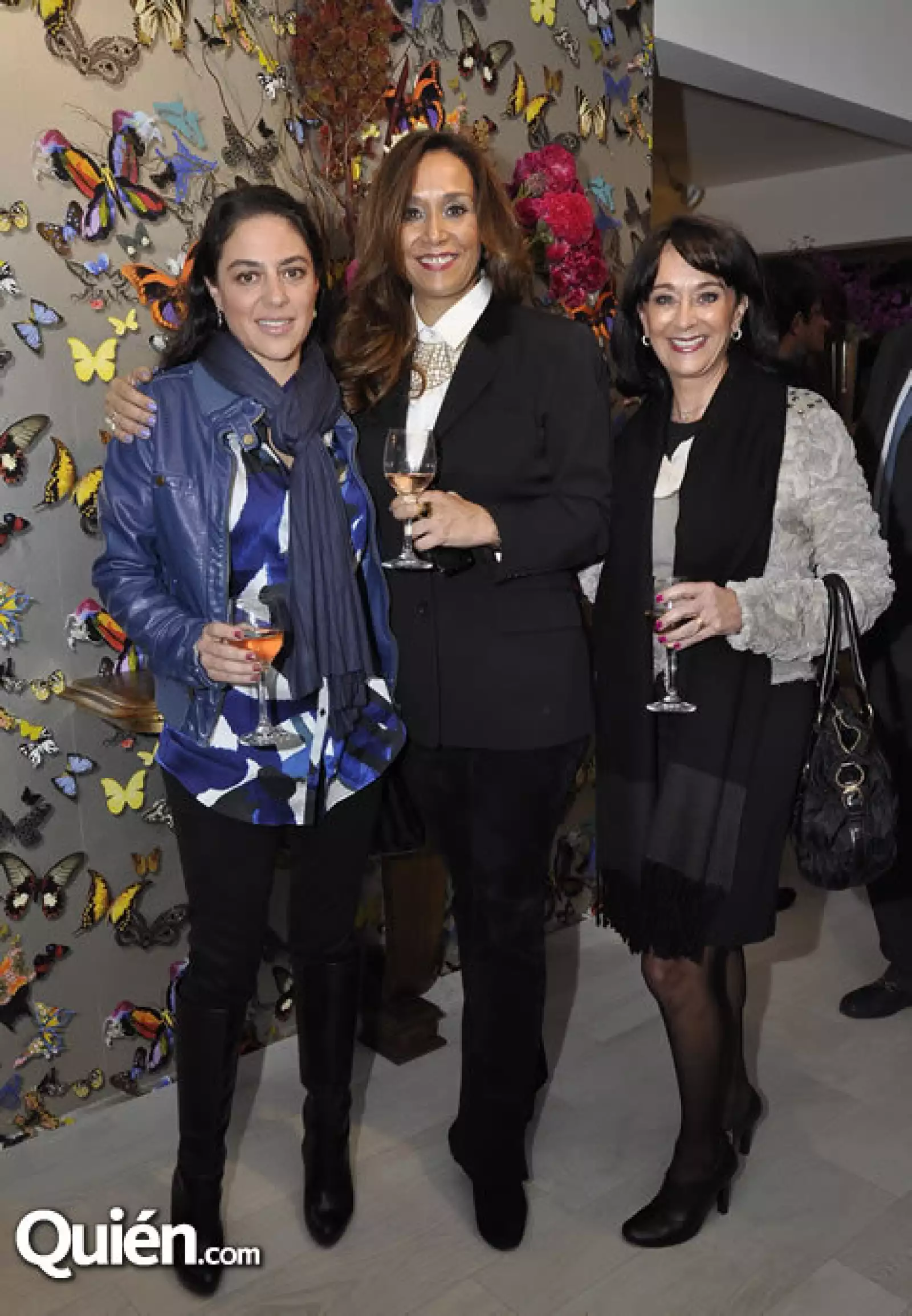 Andrea y Linda Caram con Caridad Martínez