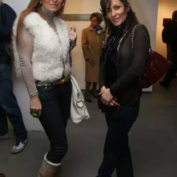 Exposición de Mona J. Lang con Rebeca De Alba.