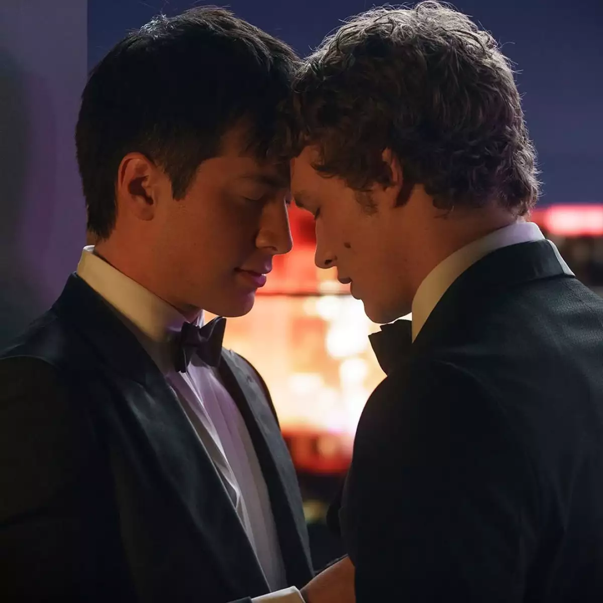 Hudson Williams y Connor Storrie protagonizan