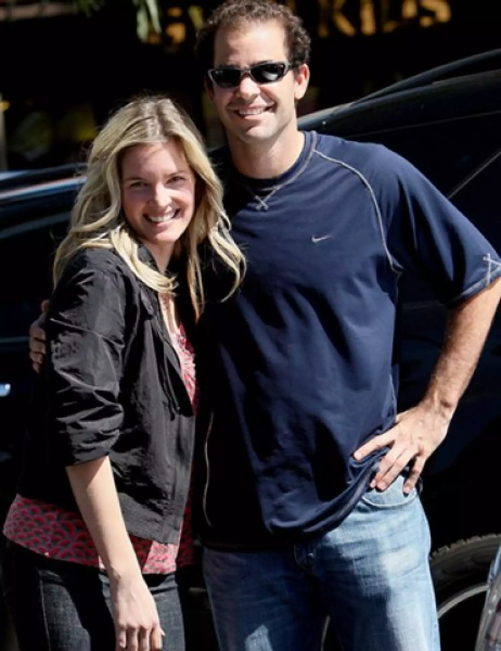 El tenista Pete Sampras salió a comer en Beverly Hills con su esposa Bridgette Wilson.