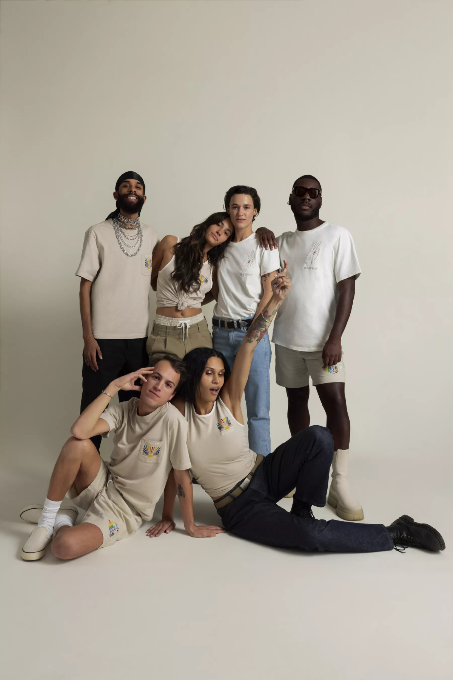 Todxs con la colección pride 2023 de Dockers