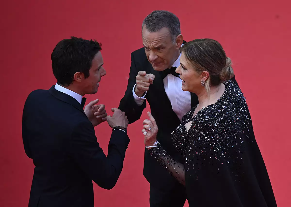 Tom Hanks y su esposa Rita Wilson en la alfombra roja de Cannes 2023